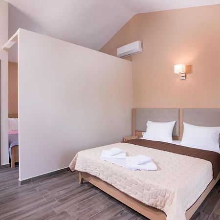 Kapsogeorgis Rooms Коинира Экстерьер фото