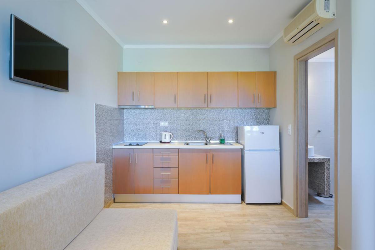 Kapsogeorgis Rooms Коинира Экстерьер фото