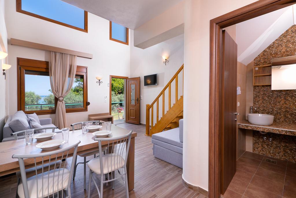 Kapsogeorgis Rooms Коинира Экстерьер фото