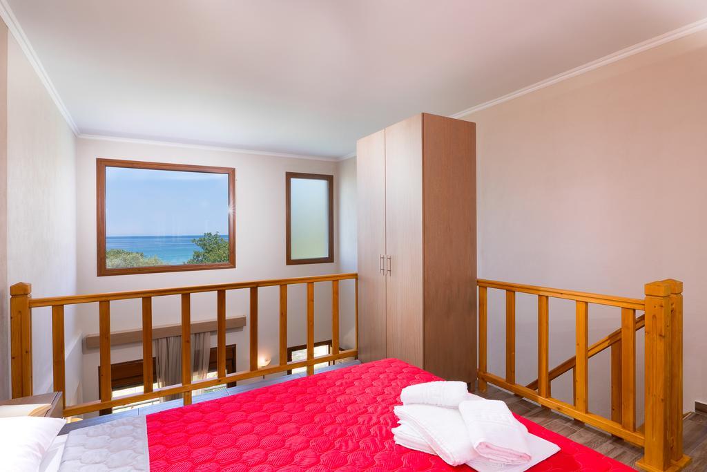 Kapsogeorgis Rooms Коинира Экстерьер фото