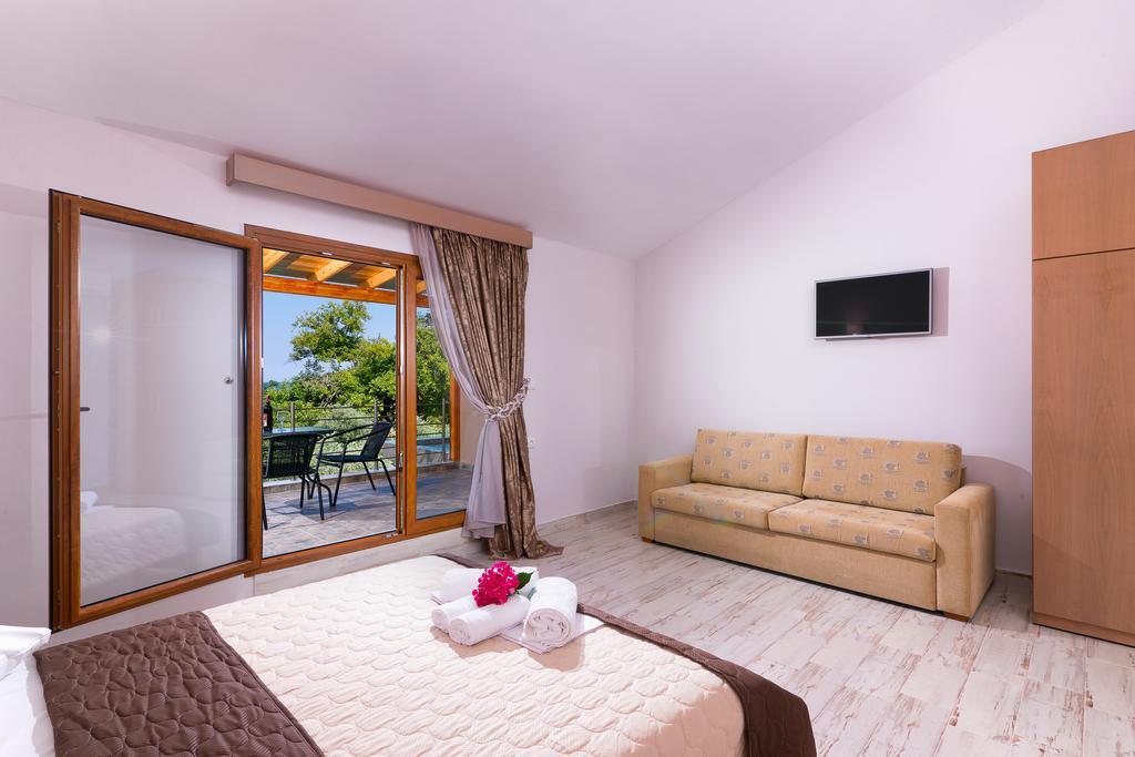 Kapsogeorgis Rooms Коинира Экстерьер фото