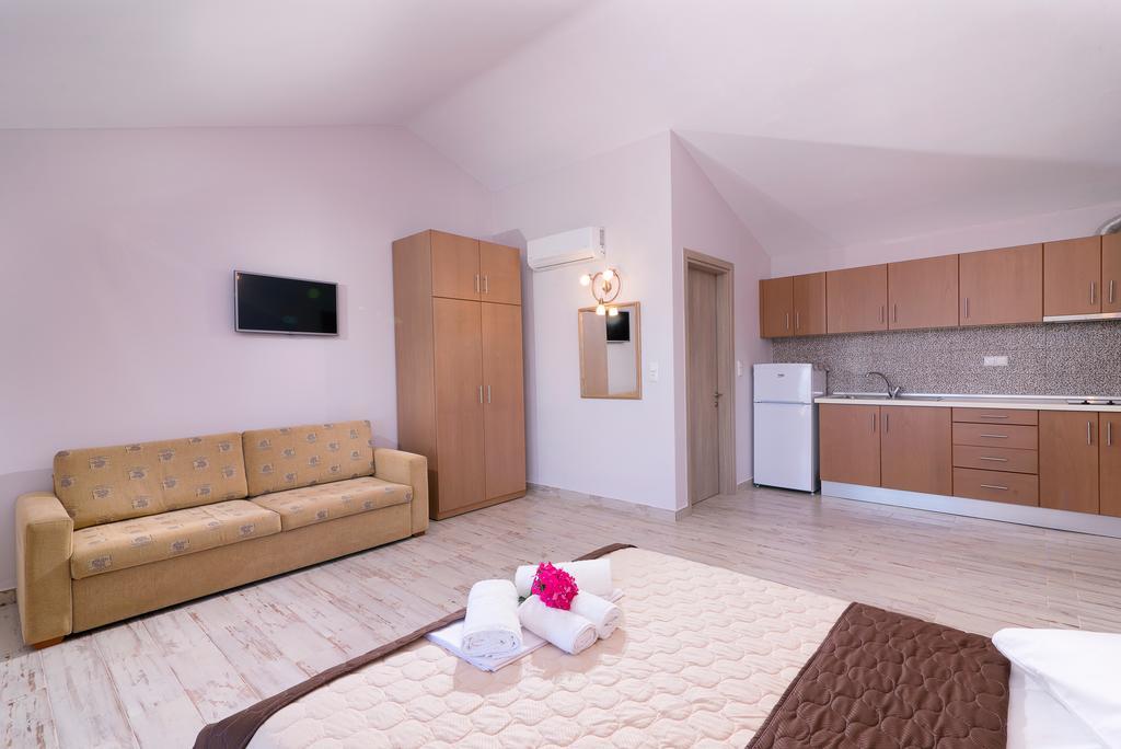 Kapsogeorgis Rooms Коинира Экстерьер фото