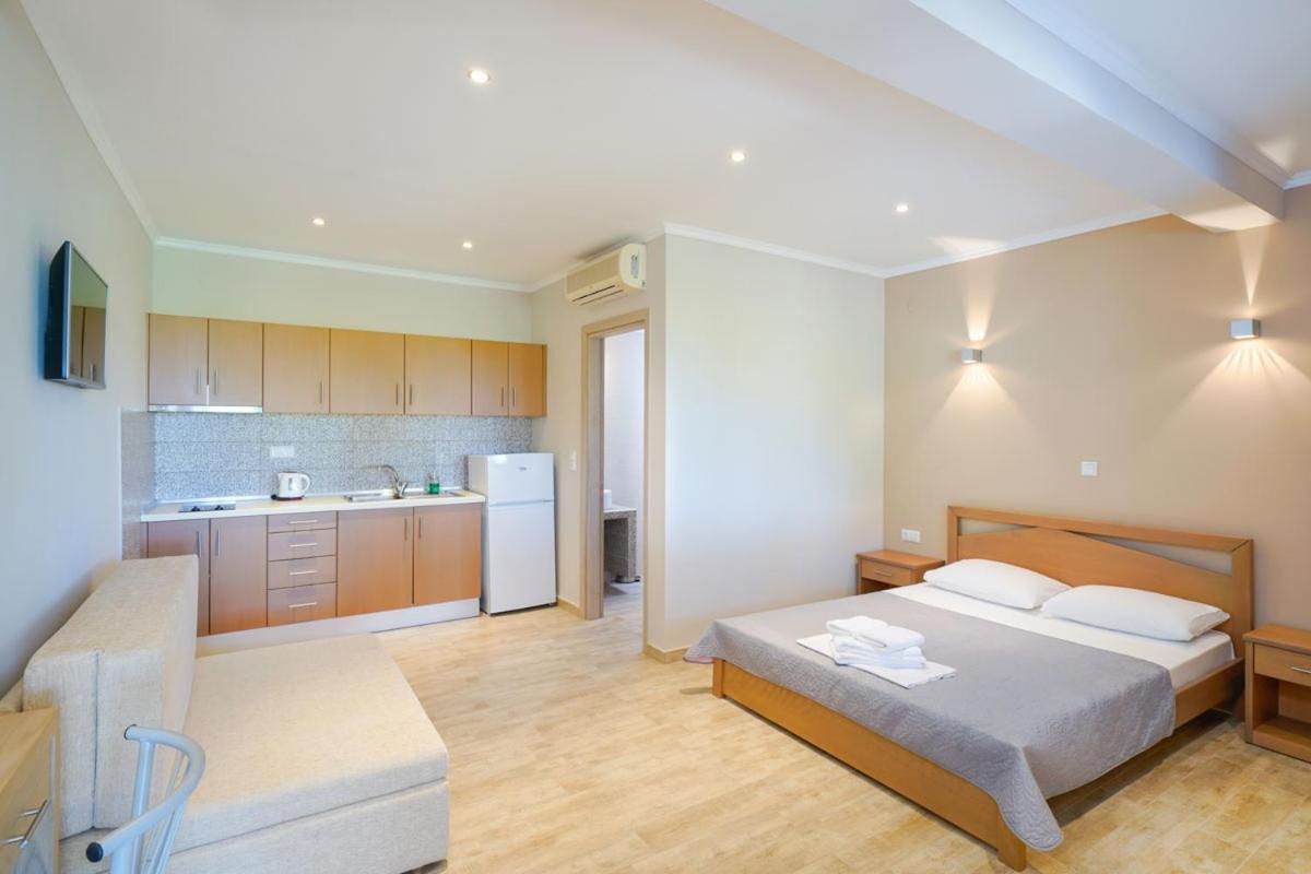 Kapsogeorgis Rooms Коинира Экстерьер фото